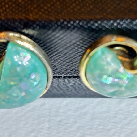 Vtg Retro Coro Earrings Green Confetti Lucite Moonstone Half Moon Silver Tone - Picture 9 of 9